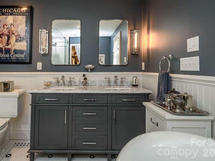 832 4th Avenue, Hendersonville, NC 28739.  MLS# CAR4390096, YatesRealty ID 28873. Primary Bath