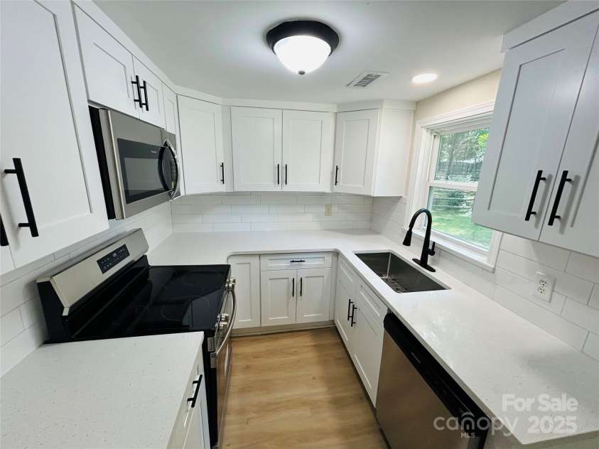 20016 Walter Henderson Road, Cornelius, NC 28031.  MLS# CAR4276821, YatesRealty ID 28874. 