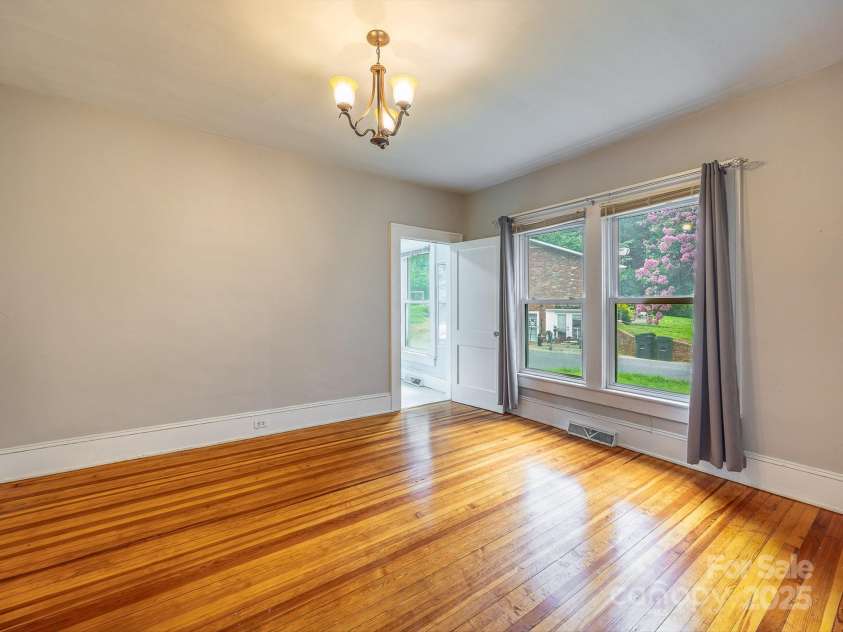 808 Union Street, Morganton, NC 28655.  MLS# CAR4283334, YatesRealty ID 28875. 