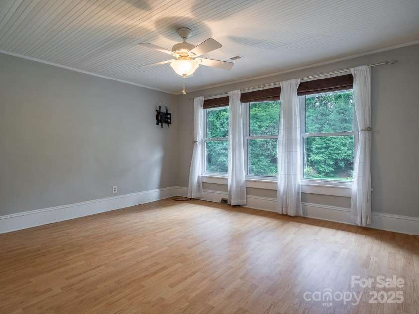 808 Union Street, Morganton, NC 28655.  MLS# CAR4283334, YatesRealty ID 28875. 