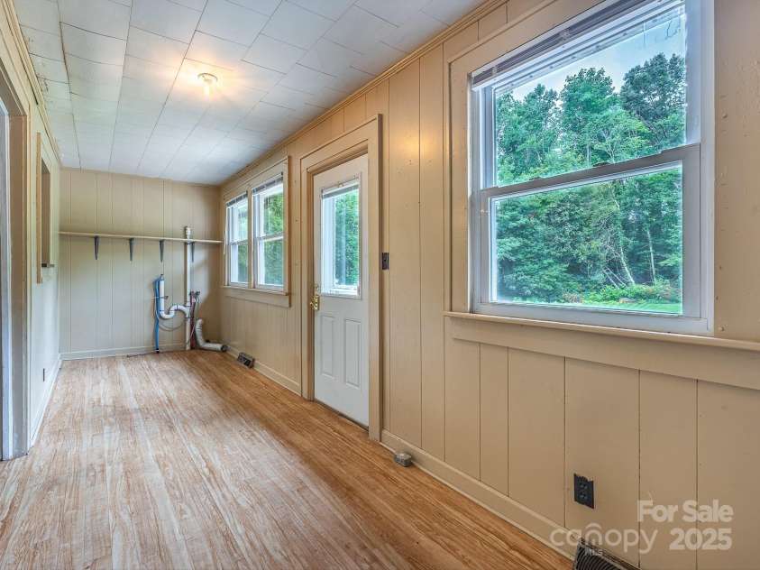 808 Union Street, Morganton, NC 28655.  MLS# CAR4283334, YatesRealty ID 28875. 