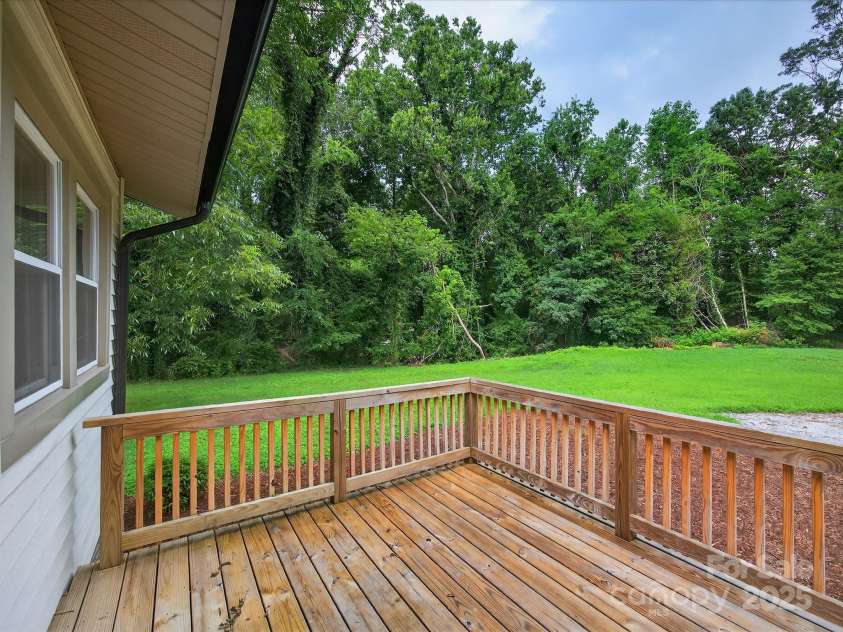 808 Union Street, Morganton, NC 28655.  MLS# CAR4283334, YatesRealty ID 28875. 