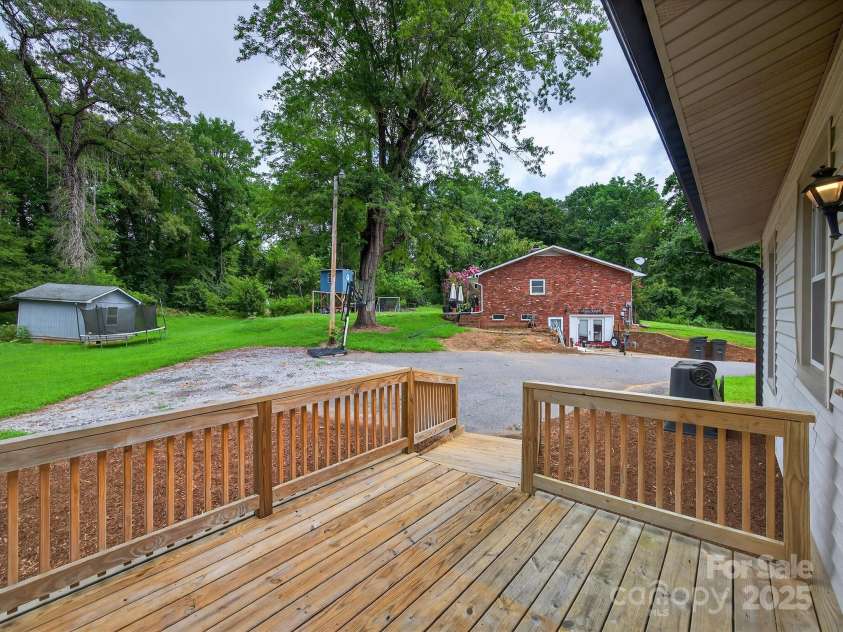 808 Union Street, Morganton, NC 28655.  MLS# CAR4283334, YatesRealty ID 28875. 