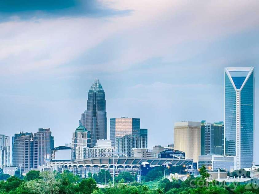 6543 Fire Lily Lane, Charlotte, NC 28216.  MLS# CAR4351859, YatesRealty ID 28876. 5 Miles from Uptown Charlotte