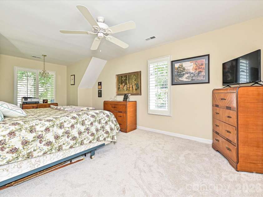 5203 Rustlewood Lane, Charlotte, NC 28226.  MLS# CAR4390578, YatesRealty ID 28877. 