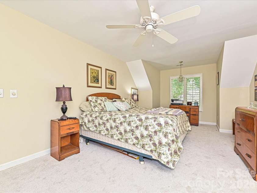 5203 Rustlewood Lane, Charlotte, NC 28226.  MLS# CAR4390578, YatesRealty ID 28877. 
