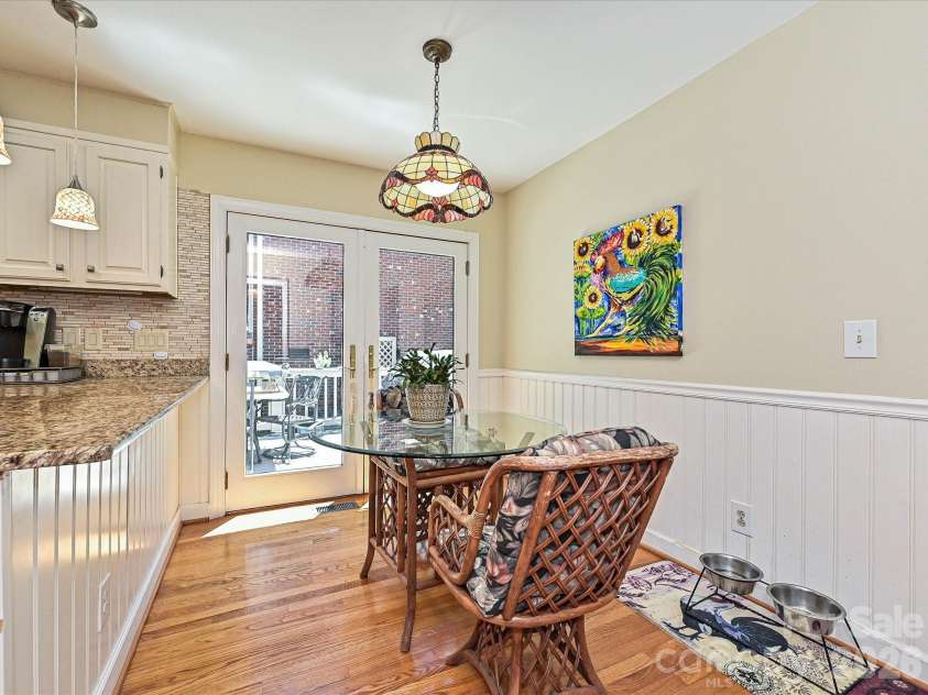 5203 Rustlewood Lane, Charlotte, NC 28226.  MLS# CAR4390578, YatesRealty ID 28877. Breakfast area