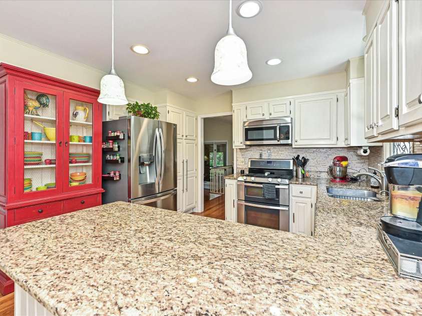 5203 Rustlewood Lane, Charlotte, NC 28226.  MLS# CAR4390578, YatesRealty ID 28877. Kitchen 