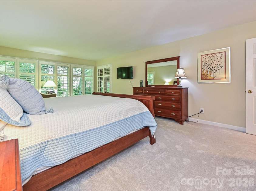 5203 Rustlewood Lane, Charlotte, NC 28226.  MLS# CAR4390578, YatesRealty ID 28877. Primary bedroom