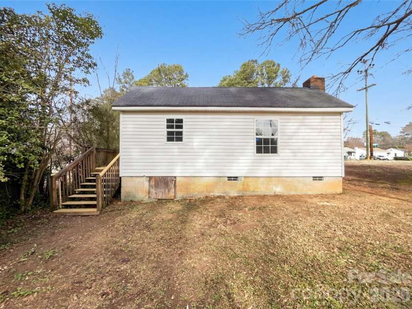 1903 Winget Street, Gastonia, NC 28052.  MLS# CAR4347078, YatesRealty ID 28878. 