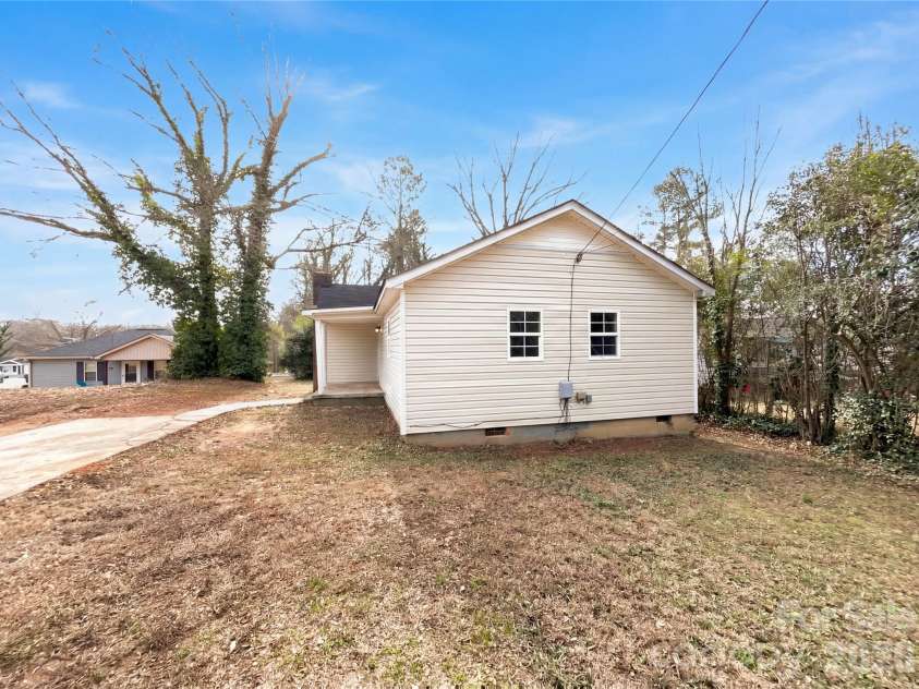1903 Winget Street, Gastonia, NC 28052.  MLS# CAR4347078, YatesRealty ID 28878. 