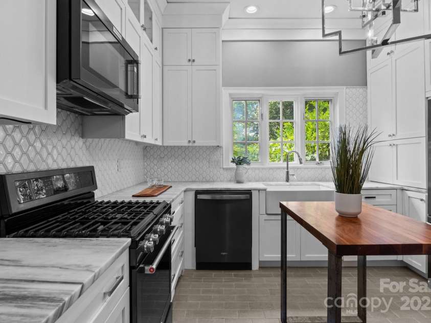 560 Concord Road, Davidson, NC 28036.  MLS# CAR4277127, YatesRealty ID 28878. 