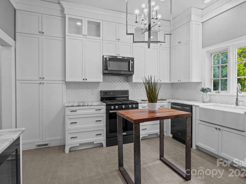 560 Concord Road, Davidson, NC 28036.  MLS# CAR4277127, YatesRealty ID 28878. 