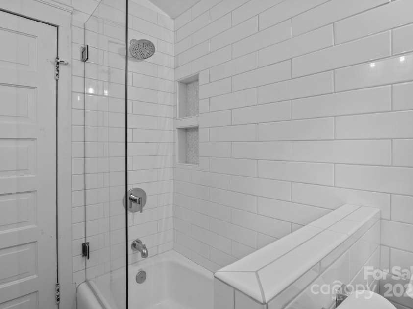 560 Concord Road, Davidson, NC 28036.  MLS# CAR4277127, YatesRealty ID 28878. 