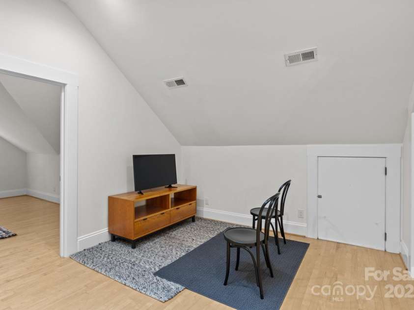 560 Concord Road, Davidson, NC 28036.  MLS# CAR4277127, YatesRealty ID 28878. 