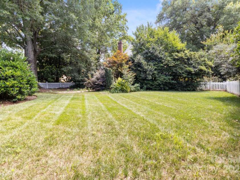 560 Concord Road, Davidson, NC 28036.  MLS# CAR4277127, YatesRealty ID 28878. 