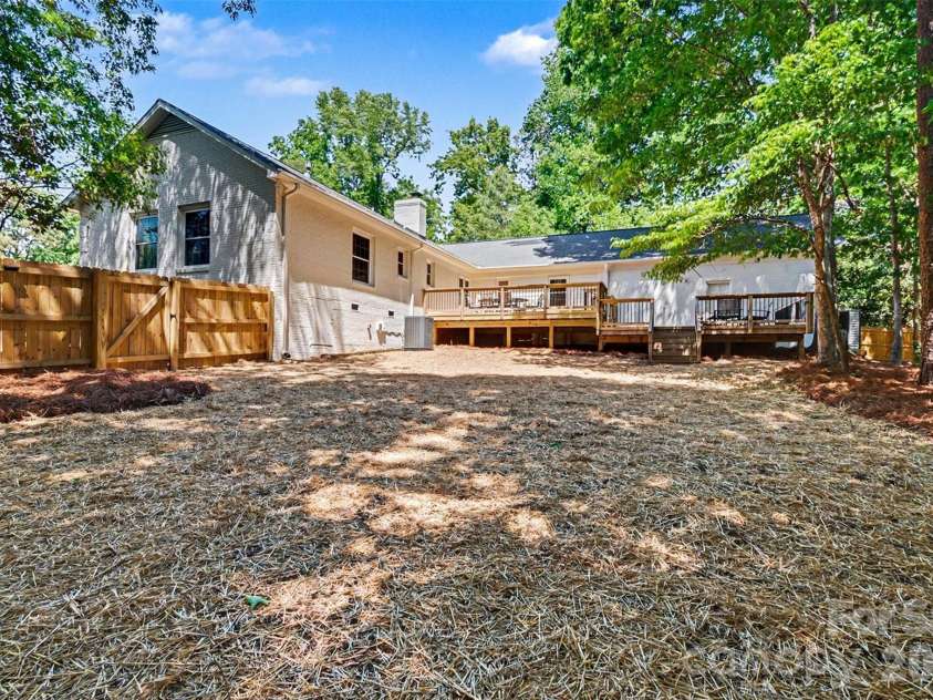 7806 Snowden Lane, Charlotte, NC 28270.  MLS# CAR4376755, YatesRealty ID 28879. 