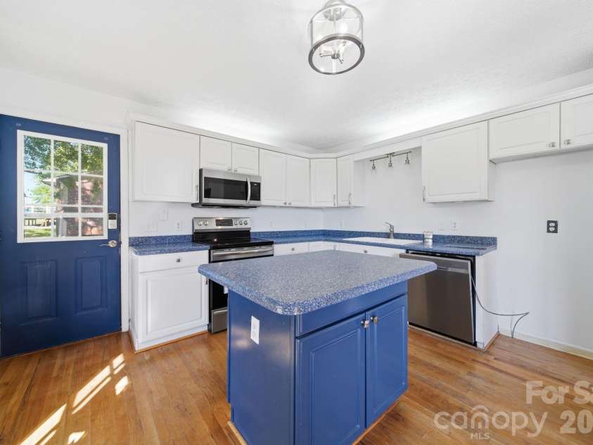 313 Sunrise Circle, Shelby, NC 28150.  MLS# CAR4384681, YatesRealty ID 28880. 
