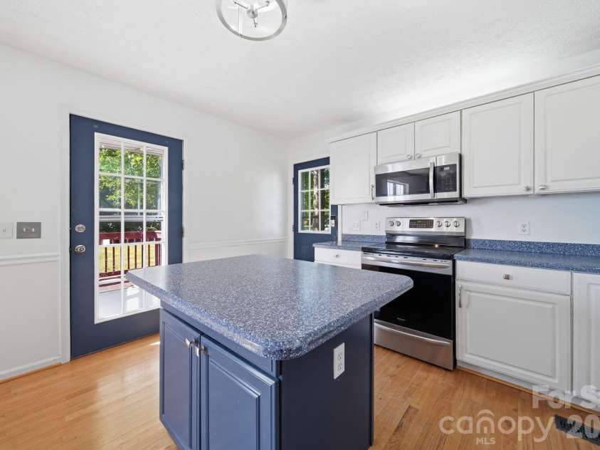 313 Sunrise Circle, Shelby, NC 28150.  MLS# CAR4384681, YatesRealty ID 28880. 