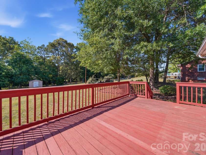 313 Sunrise Circle, Shelby, NC 28150.  MLS# CAR4384681, YatesRealty ID 28880. 