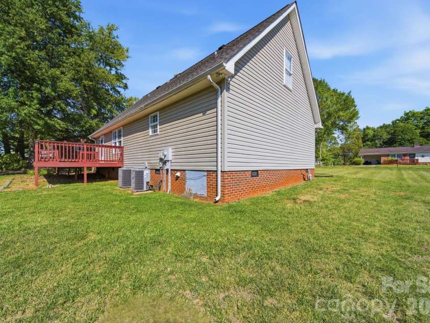 313 Sunrise Circle, Shelby, NC 28150.  MLS# CAR4384681, YatesRealty ID 28880. 