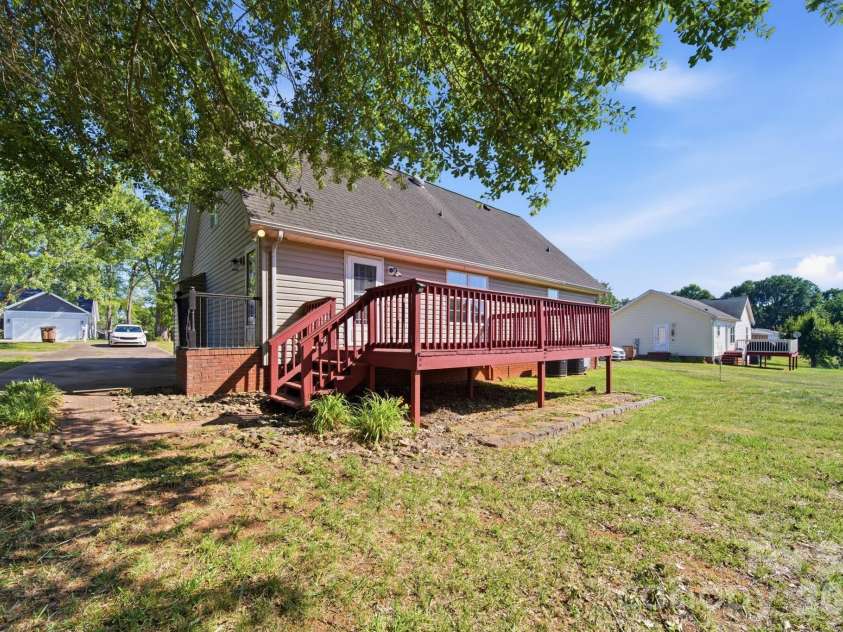 313 Sunrise Circle, Shelby, NC 28150.  MLS# CAR4384681, YatesRealty ID 28880. 