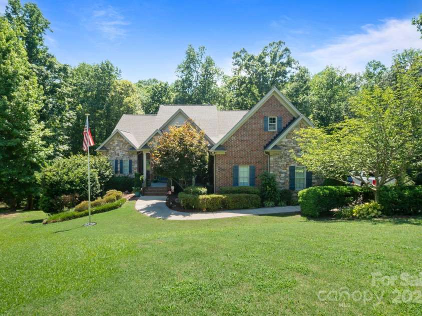 3544 Maple Brook Drive, Denver, NC 28037.  MLS# CAR4277943, YatesRealty ID 28880. 