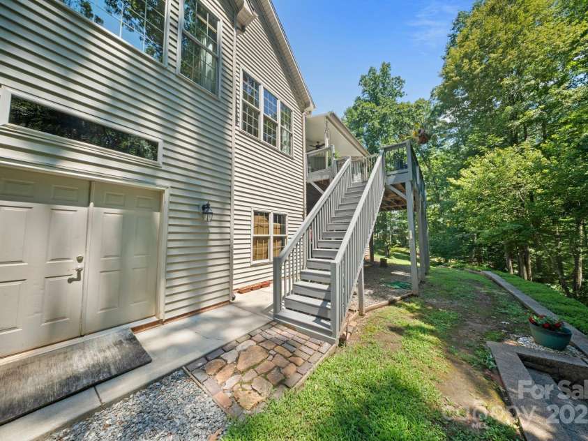 3544 Maple Brook Drive, Denver, NC 28037.  MLS# CAR4277943, YatesRealty ID 28880. 