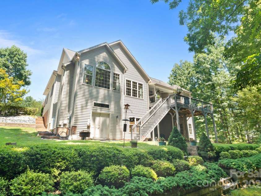 3544 Maple Brook Drive, Denver, NC 28037.  MLS# CAR4277943, YatesRealty ID 28880. 