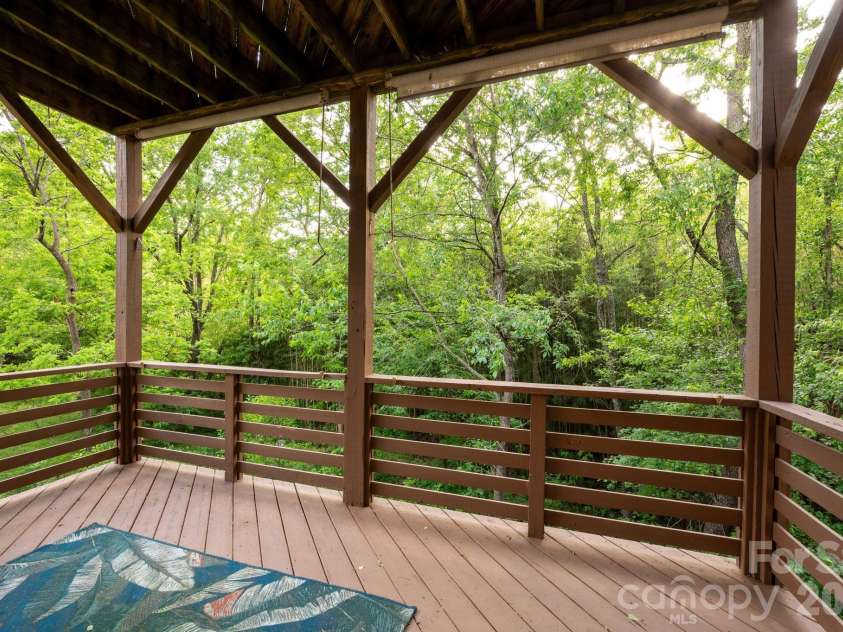 181 Glendale Avenue, Asheville, NC 28803.  MLS# CAR4380029, YatesRealty ID 28881. Covered Deck off Main Level