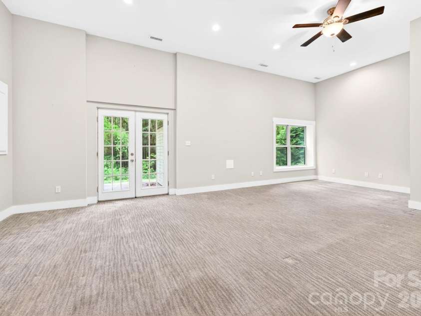 181 Glendale Avenue, Asheville, NC 28803.  MLS# CAR4380029, YatesRealty ID 28881. Endless Potential Uses