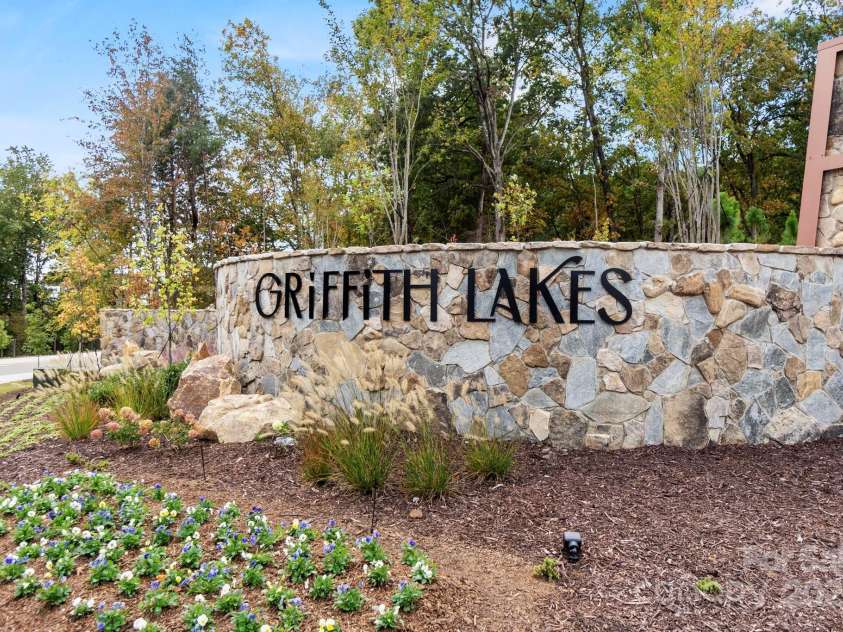 9313 Munsing Drive, Charlotte, NC 28269.  MLS# CAR4265451, YatesRealty ID 28881. Entry Monument