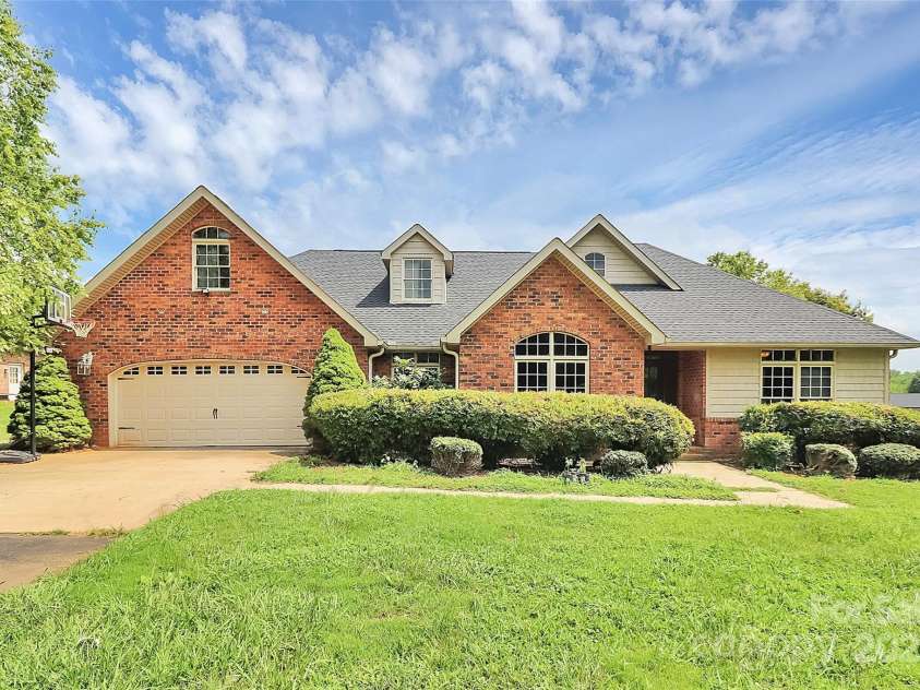 440 Lake Pointe Lane, Salisbury, NC 28146.  MLS# CAR4275185, YatesRealty ID 28882. 