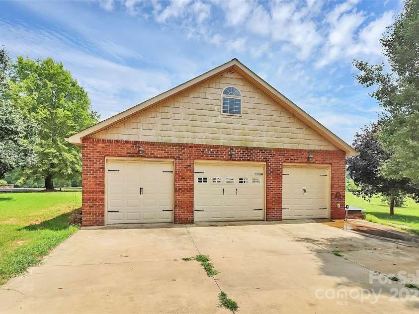 440 Lake Pointe Lane, Salisbury, NC 28146.  MLS# CAR4275185, YatesRealty ID 28882. 