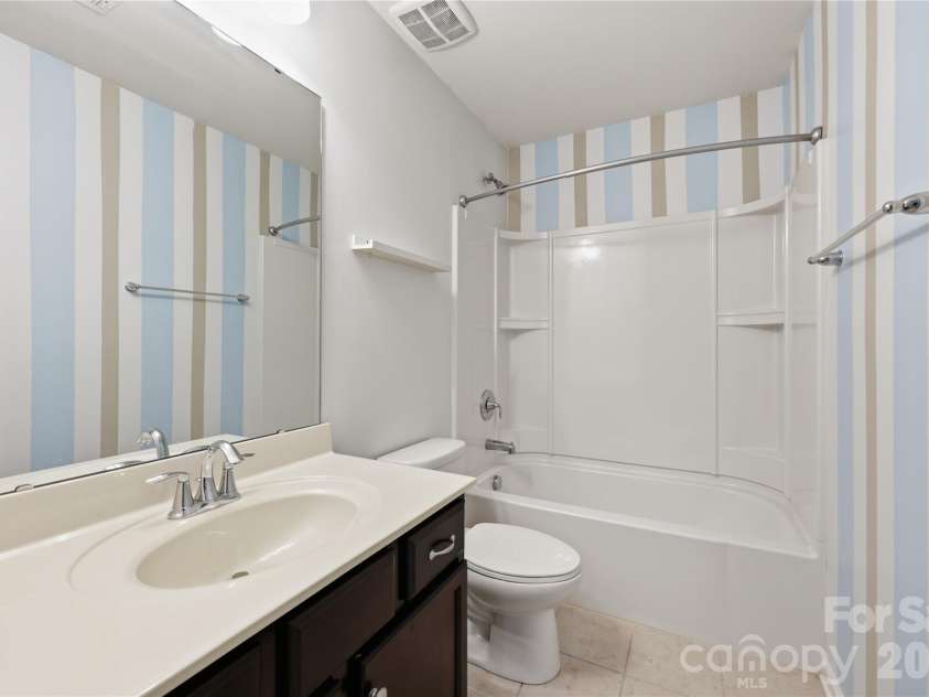 7431 Calhoun Falls Drive, Rock Hill, SC 29732.  MLS# CAR4372051, YatesRealty ID 28882. Guest Bathroom