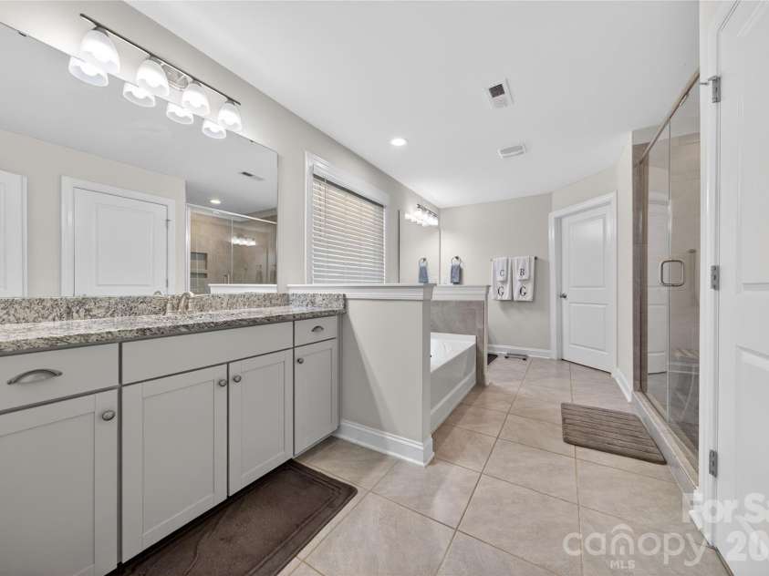 6216 Artigas Drive, Fort Mill, SC 29707.  MLS# CAR4380833, YatesRealty ID 28883. Primary Bath