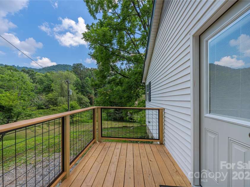 38 Hudson Hollow, Horse Shoe, NC 28742.  MLS# CAR4276783, YatesRealty ID 28884. 