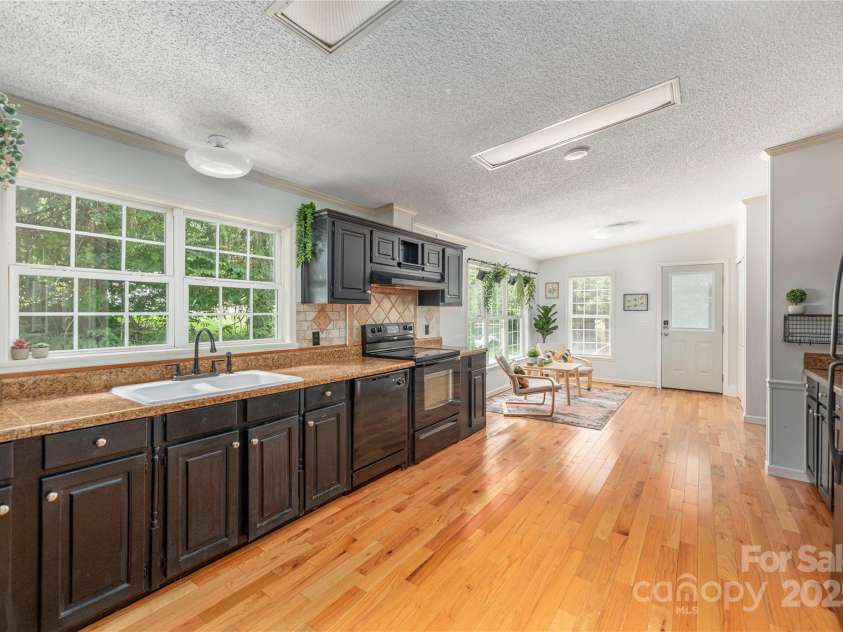 38 Hudson Hollow, Horse Shoe, NC 28742.  MLS# CAR4276783, YatesRealty ID 28884. 