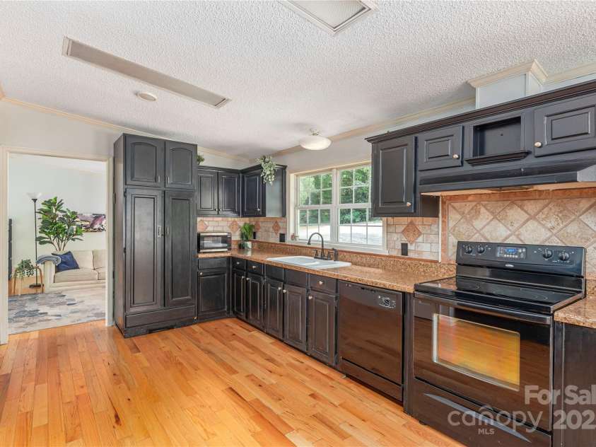 38 Hudson Hollow, Horse Shoe, NC 28742.  MLS# CAR4276783, YatesRealty ID 28884. 
