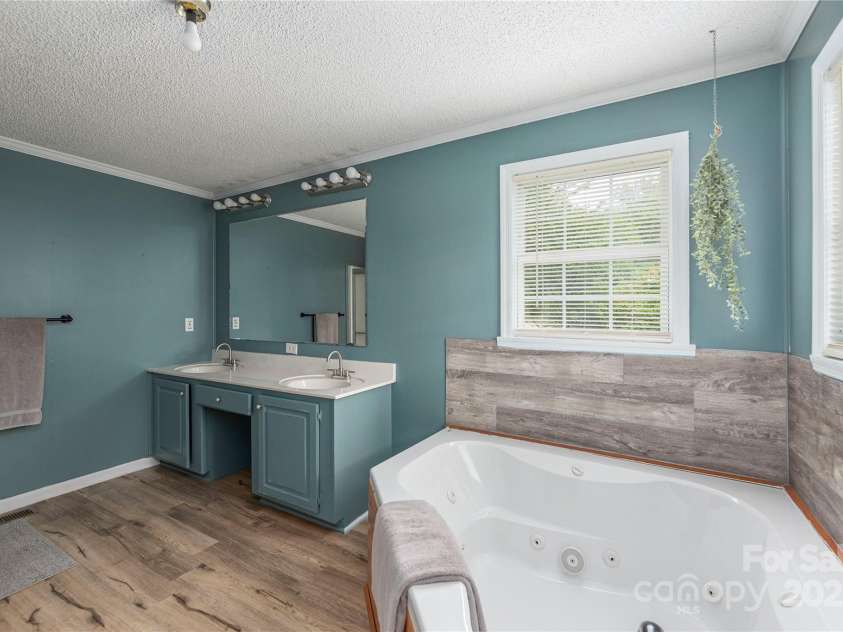 38 Hudson Hollow, Horse Shoe, NC 28742.  MLS# CAR4276783, YatesRealty ID 28884. 