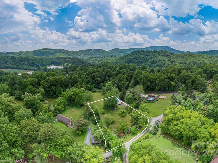 38 Hudson Hollow, Horse Shoe, NC 28742.  MLS# CAR4276783, YatesRealty ID 28884. 