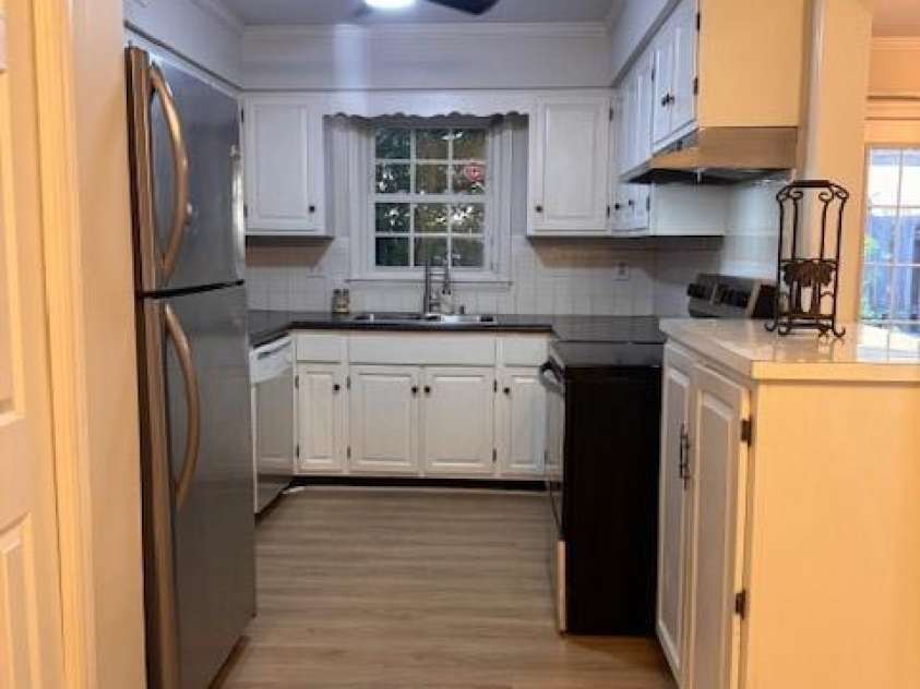 2227 Rexford Road, Charlotte, NC 28211.  MLS# CAR4285579, YatesRealty ID 28887. 
