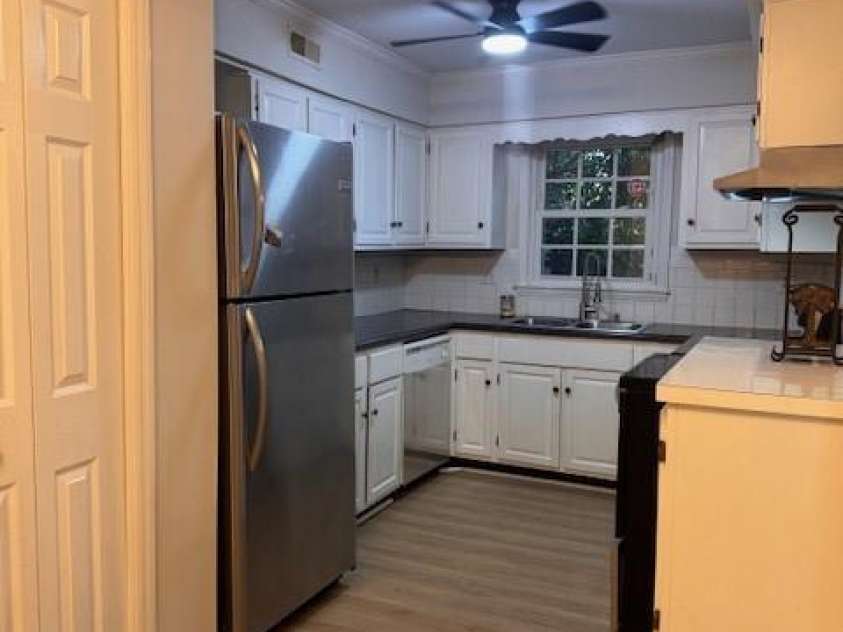 2227 Rexford Road, Charlotte, NC 28211.  MLS# CAR4285579, YatesRealty ID 28887. 