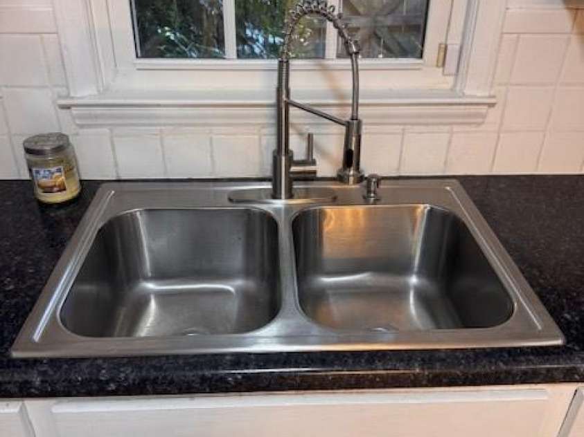 2227 Rexford Road, Charlotte, NC 28211.  MLS# CAR4285579, YatesRealty ID 28887. 