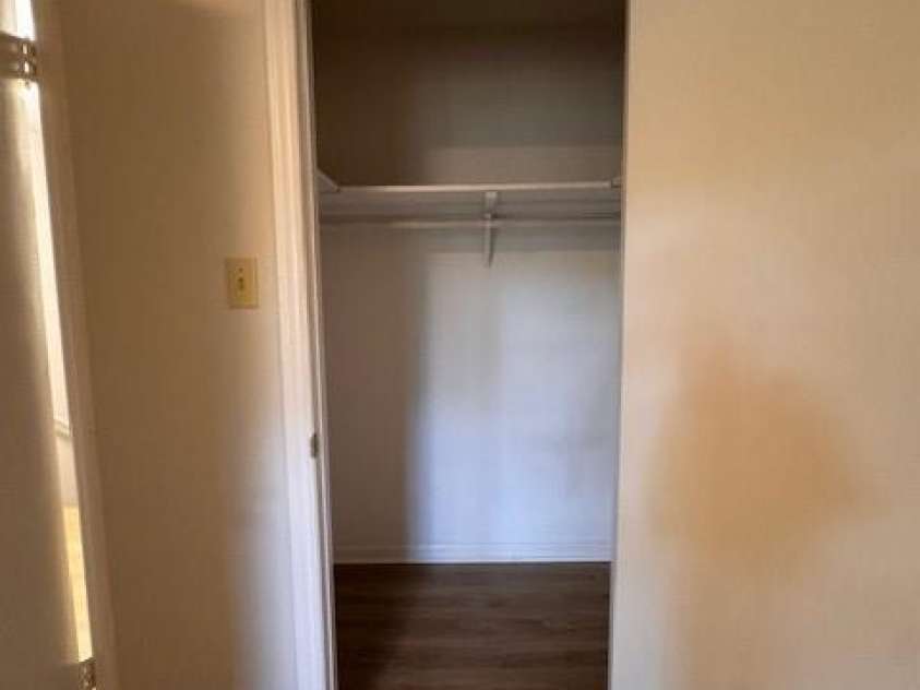 2227 Rexford Road, Charlotte, NC 28211.  MLS# CAR4285579, YatesRealty ID 28887. 