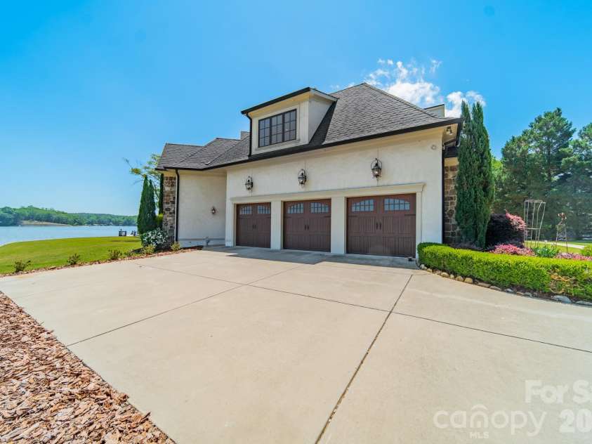 5204 Masons Ferry Road, Clover, SC 29710.  MLS# CAR4390360, YatesRealty ID 28887. 