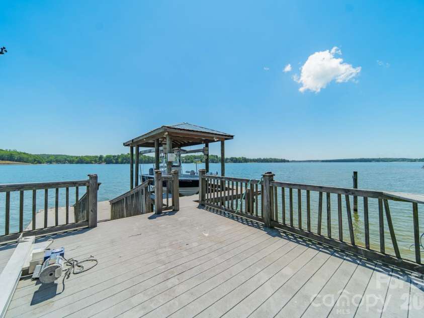 5204 Masons Ferry Road, Clover, SC 29710.  MLS# CAR4390360, YatesRealty ID 28887. 
