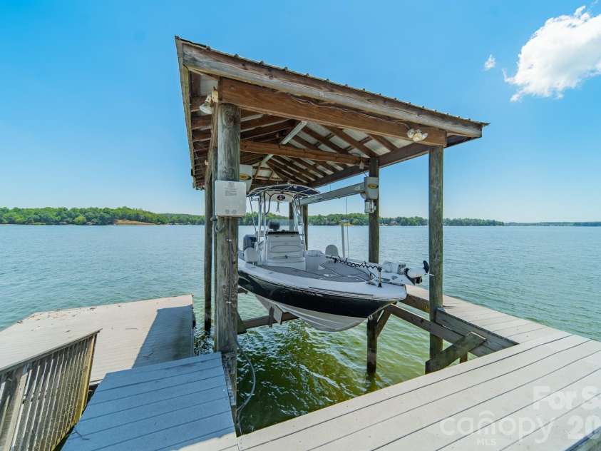 5204 Masons Ferry Road, Clover, SC 29710.  MLS# CAR4390360, YatesRealty ID 28887. 