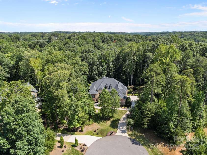 242 Anniston Way, Davidson, NC 28036.  MLS# CAR4282666, YatesRealty ID 28888. 