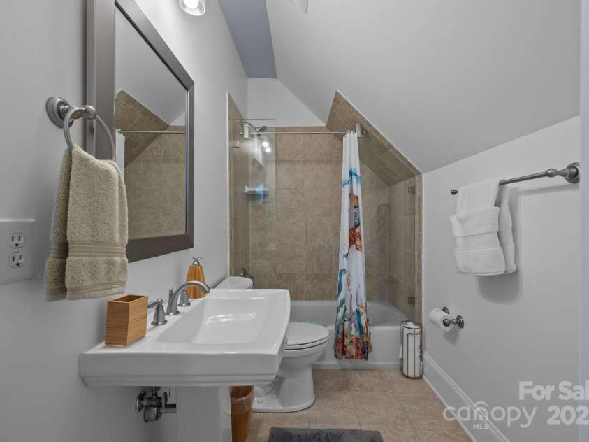 242 Anniston Way, Davidson, NC 28036.  MLS# CAR4282666, YatesRealty ID 28888. 